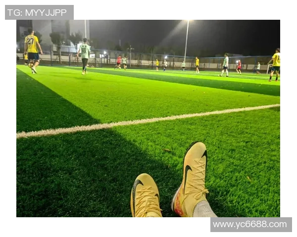 与足球明星同场竞技感受激情挑战，亲身体验职业球员的赛场魅力